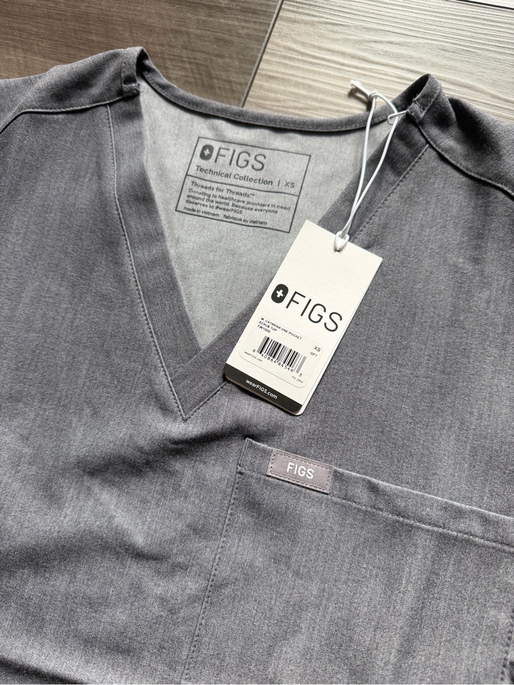 FIGS Gray Scrub Set with Teal Drawstring XS - Picture 4 of 4